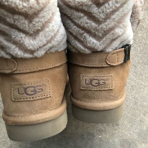 Ugg boot shoes authentic size 7